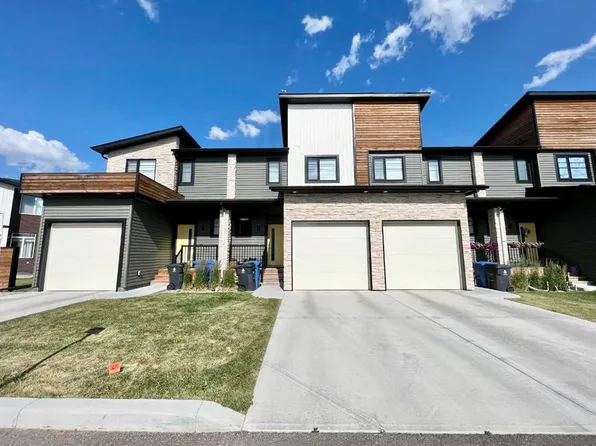 482 SW Highlands Blvd W #2, Lethbridge, AB T1J 5K5