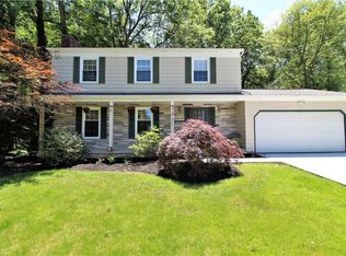 2056 Willowdale Dr, Stow, OH 44224