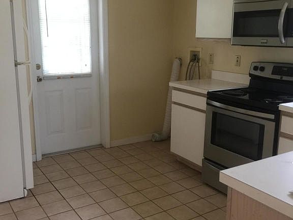 4th image of 34 Cardinal Dr #B