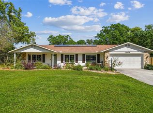 17605 Simmons Rd, Lutz, FL 33548