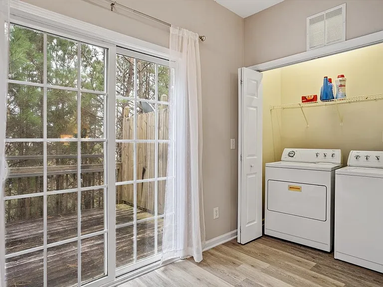 104 Linden Park Ln — Photo 35