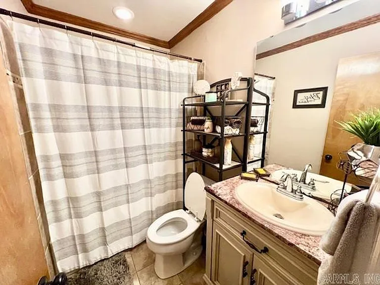 6500 Lakewood Dr — Photo 4