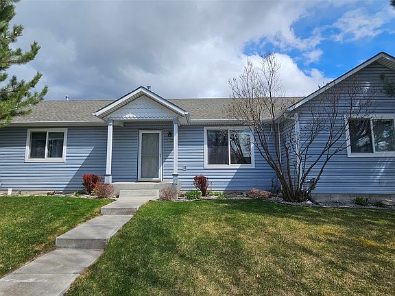 2nd image of 3022 Stratford Ln
