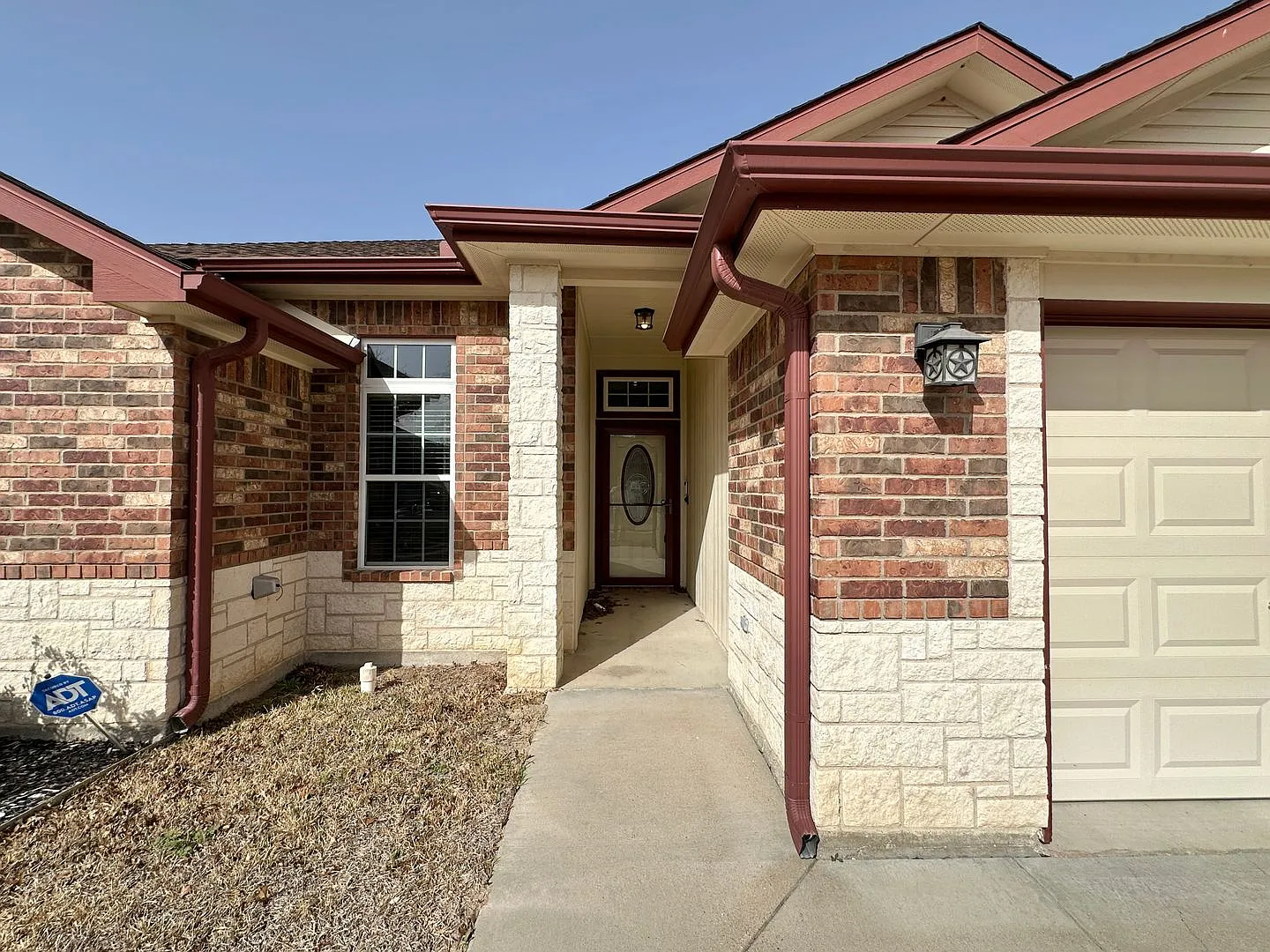 1/2 Off 1st Months Rent! — Photo 2