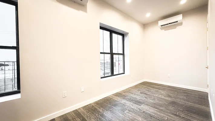 Rented by Jankos Group LLC | media 4