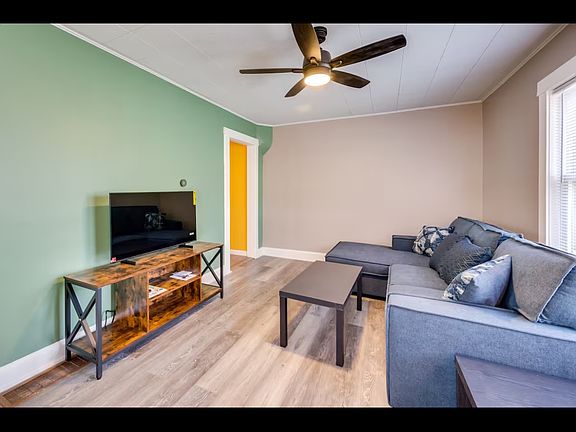 3rd image of 25-27 Pleasant Grn E