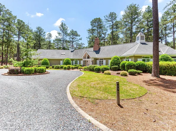 11 Abbottsford Drive, Pinehurst, NC 28374