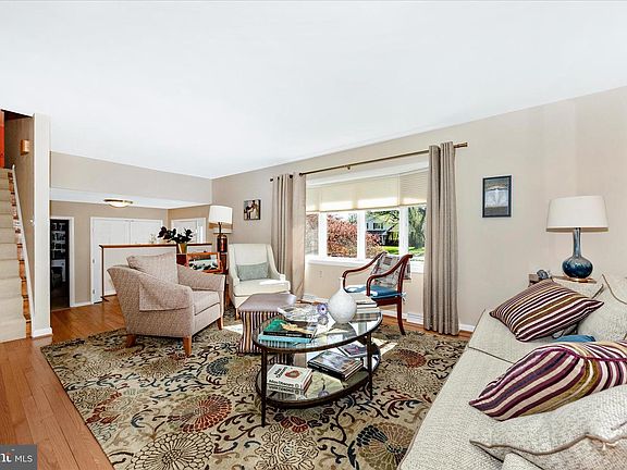 3rd image of 8022 Fieldstone Dr