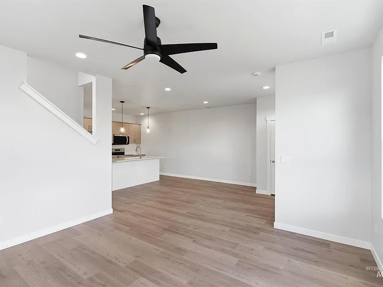 6905 S Spindlebush Ave — Photo 6