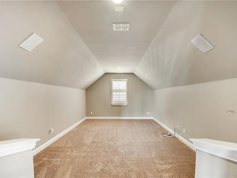 1025 Spring Falls Dr — Photo 15