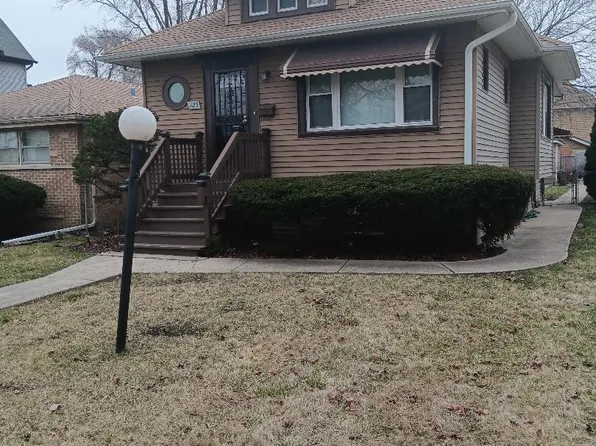 125 S 21st Ave, Maywood, IL 60153