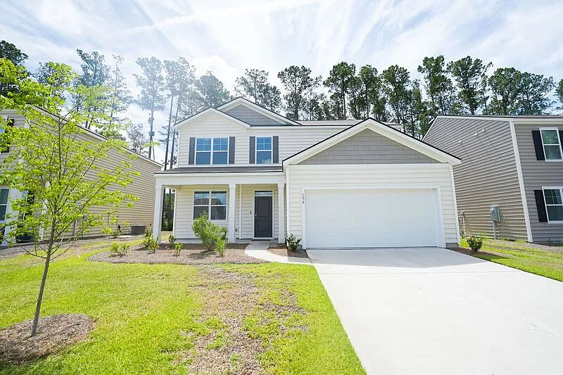 5 bed, 3.5 bath, 2721 sqft, $2,850 — Photo 2
