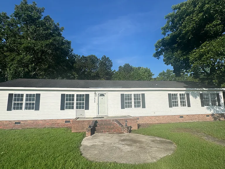 1620 Syracuse Community Rd — Photo 2