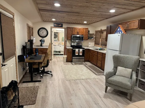 165 Haze Hyde Hollow Rd, Bethpage, TN 37022