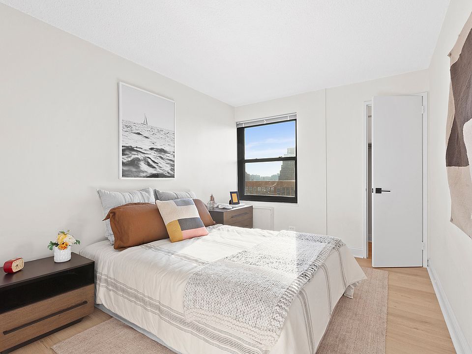 1st image of 1990 Lexington Ave APT 18F