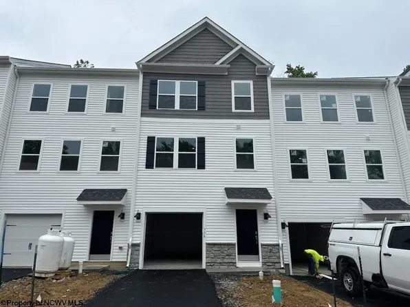 736 Hardman Dr, Morgantown, WV 26501