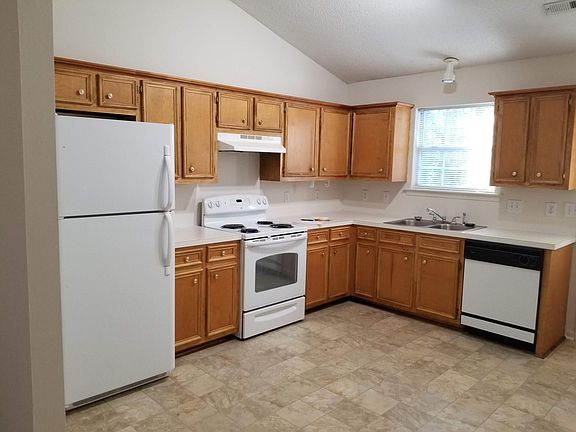 3rd image of 4106 Bridge Ct #B