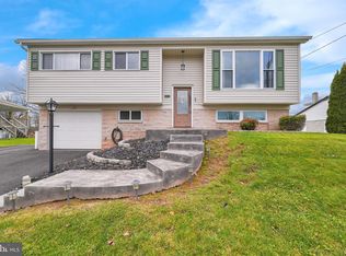 2838 Mayfield Dr, Dover, PA