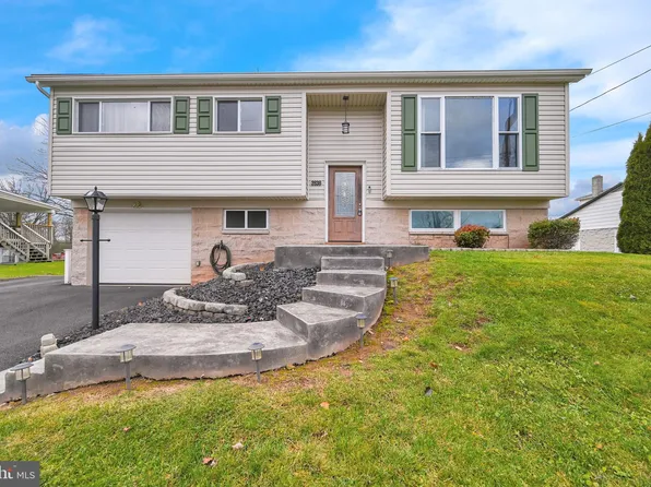 2838 Mayfield Dr, Dover, PA 17315