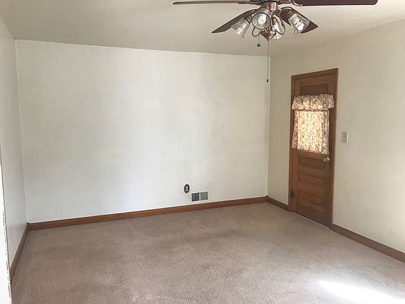 2nd image of 315 W 6th St