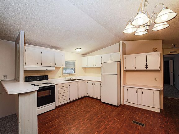 2nd image of 150 Sharp Dr