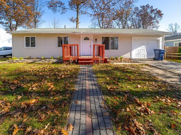829 Rose St, Traverse City, MI 49686