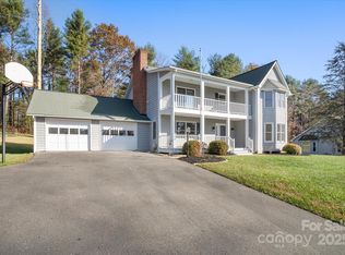 16 Meadows Cir, Arden, NC 28704