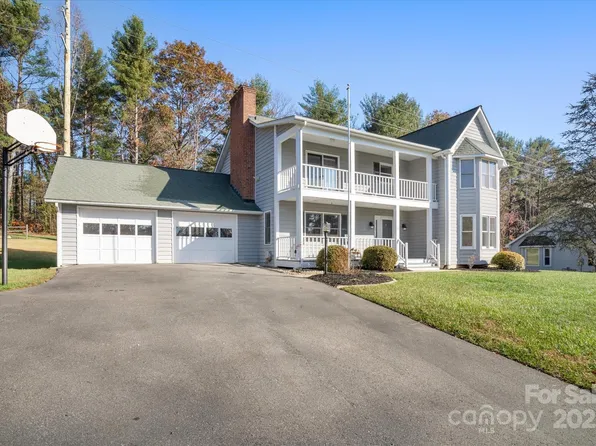 16 Meadows Cir, Arden, NC 28704