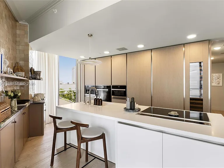 6800 Indian Creek Dr #4D — Photo 4