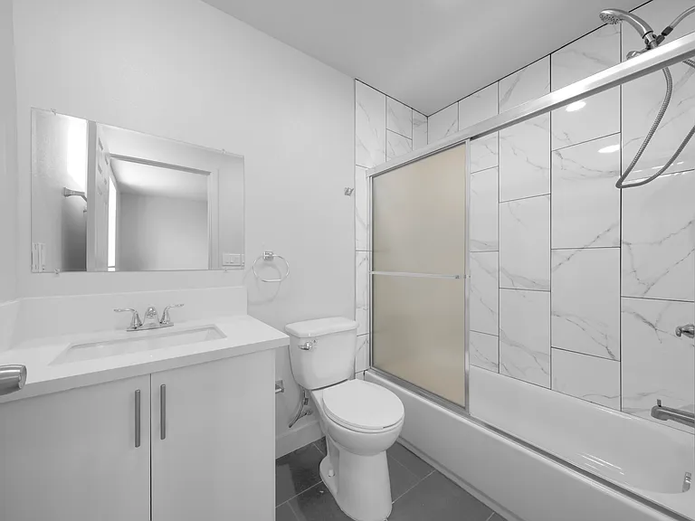 236 1/2 W 84th Pl #A — Photo 7