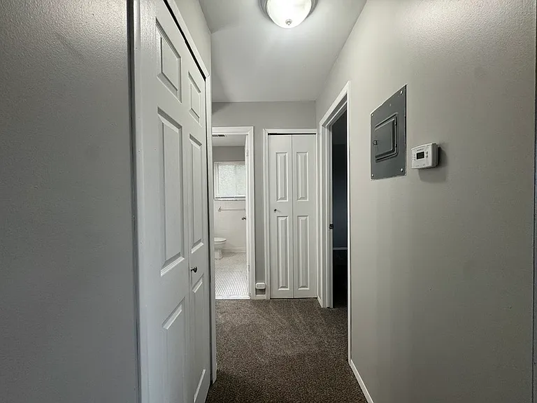 939 James St #11 — Photo 8