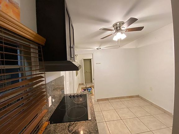 4th image of 725 NW 133rd Ave