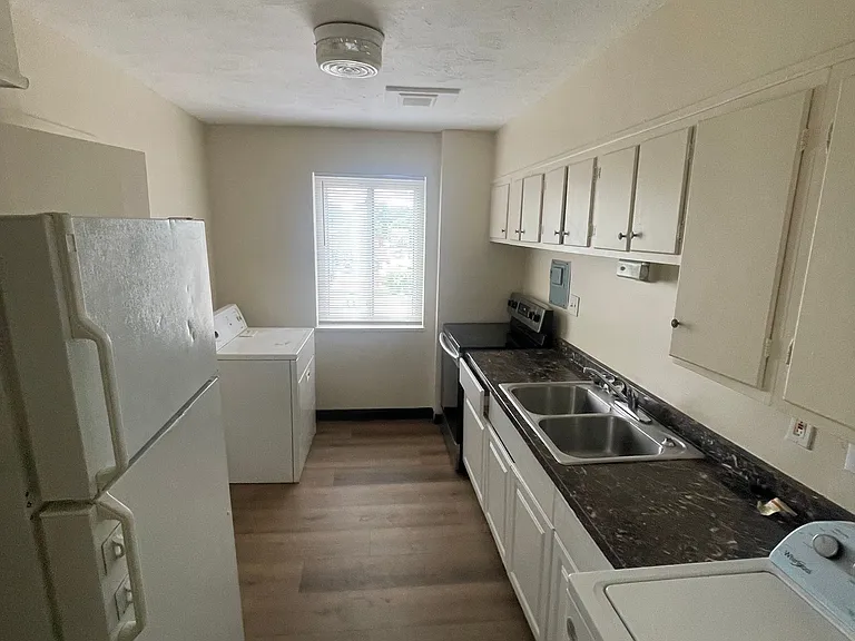 Royal Oaks Apartments — Photo 28