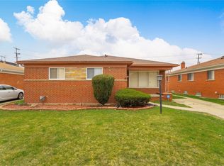 23101 Beverly St, Oak Park, MI 48237
