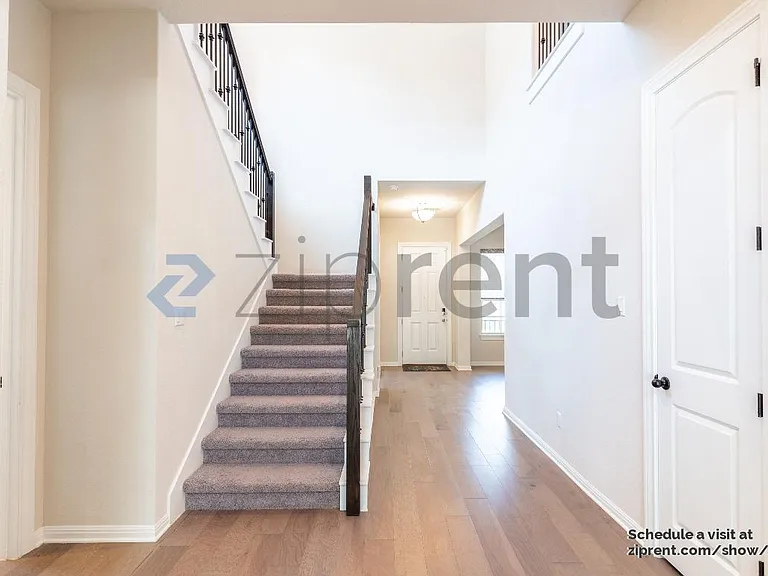7601 Paruline Dr — Photo 8