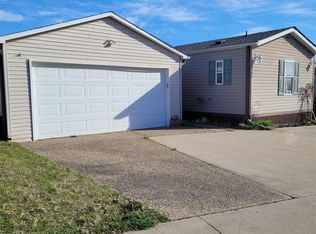 940 Spring Ridge Dr, Iowa City, IA 52246