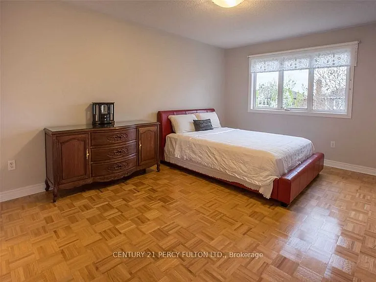 14 Montesano Cres — Photo 13