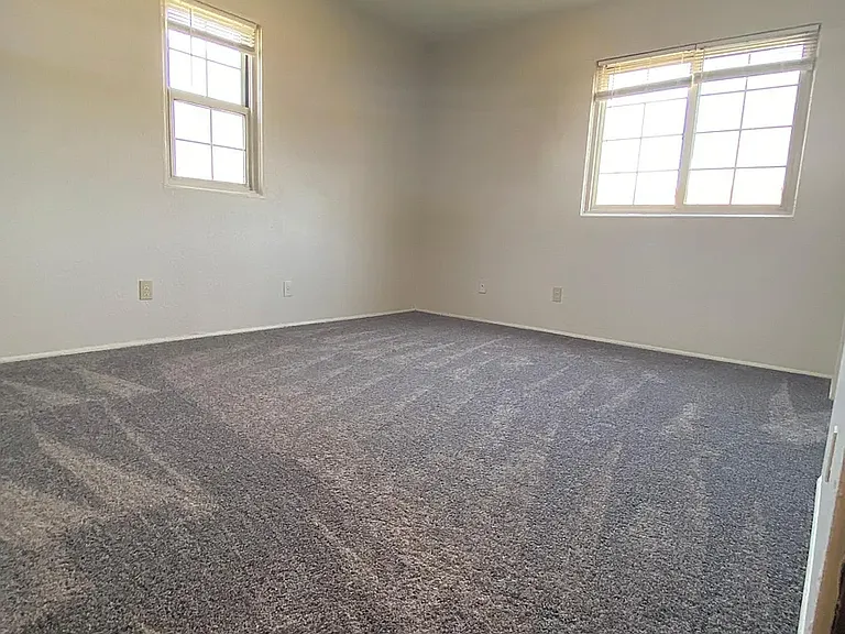 646 22nd Ave NE #5 — Photo 12