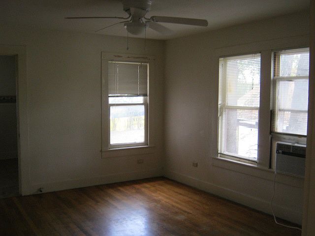 Building Photo 4
