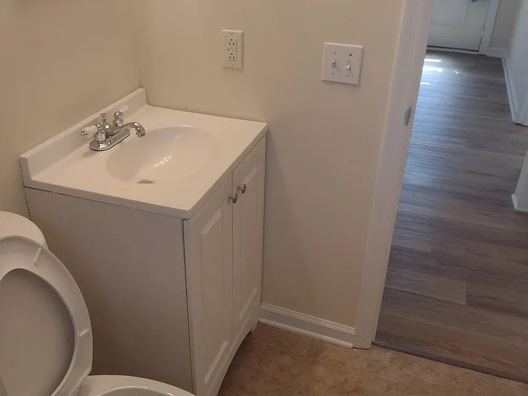 1017 Wade Ave #C — Photo 11