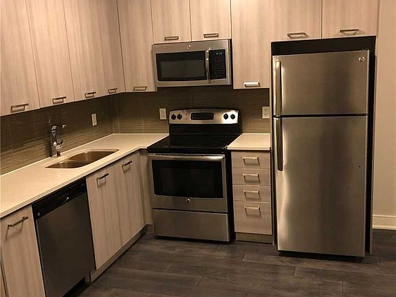 5th image of 150 Main St W #413