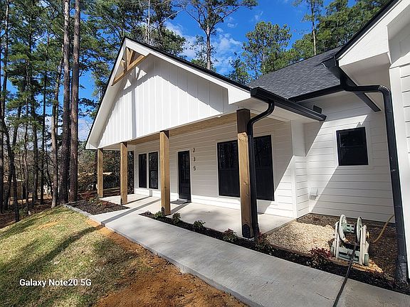 4th image of 235 Dogwood Rd