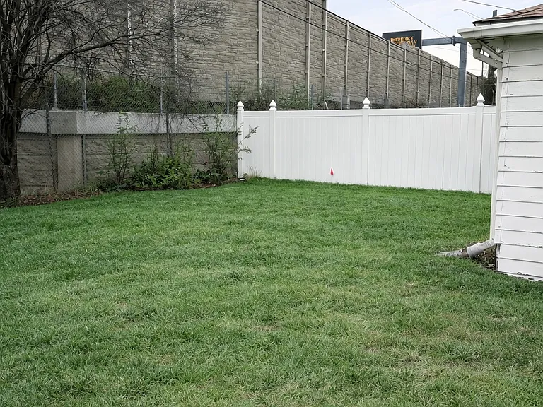 4614 Scott St — Photo 18