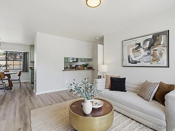 4th image of 215 Camlau Dr Unit B
