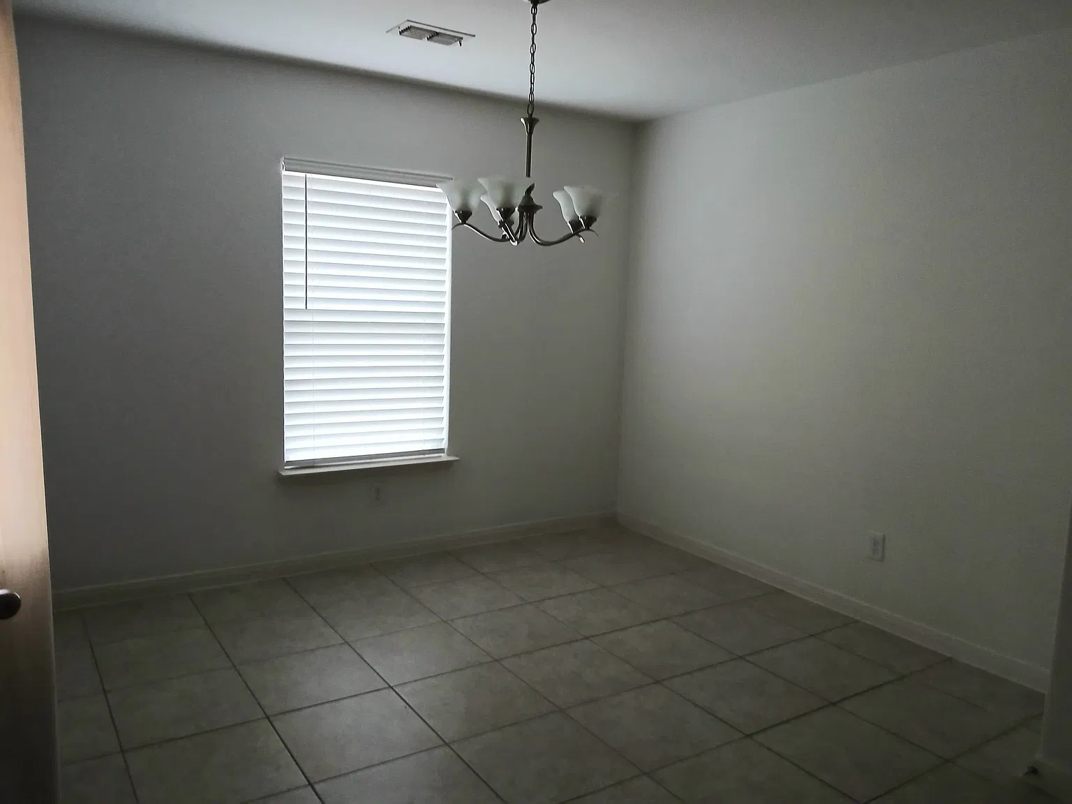 4 bed, 1658 sqft, $2,200 — Photo 2
