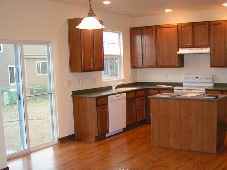1011 Eichhorn Dr — Photo 10