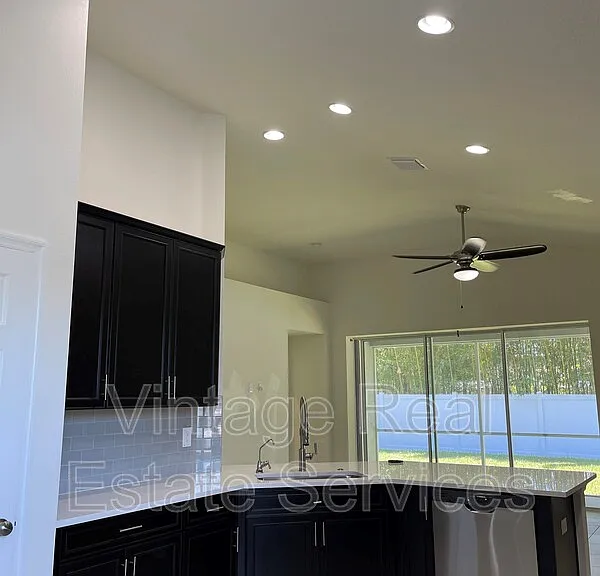 7905 Silver Clover Ct — Photo 13