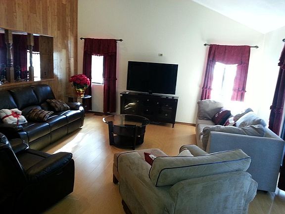 2nd image of 869 Aplenweg Dr
