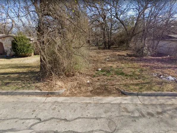6309 Ava Court Dr, Fort Worth, TX 76112