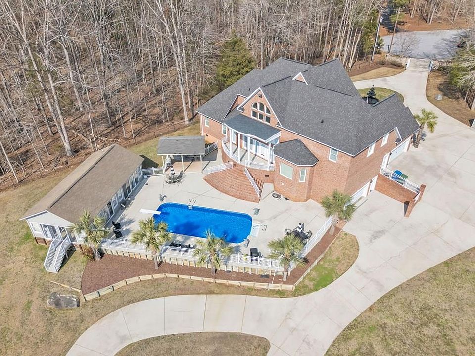 1st image of 109 Brandon Dr